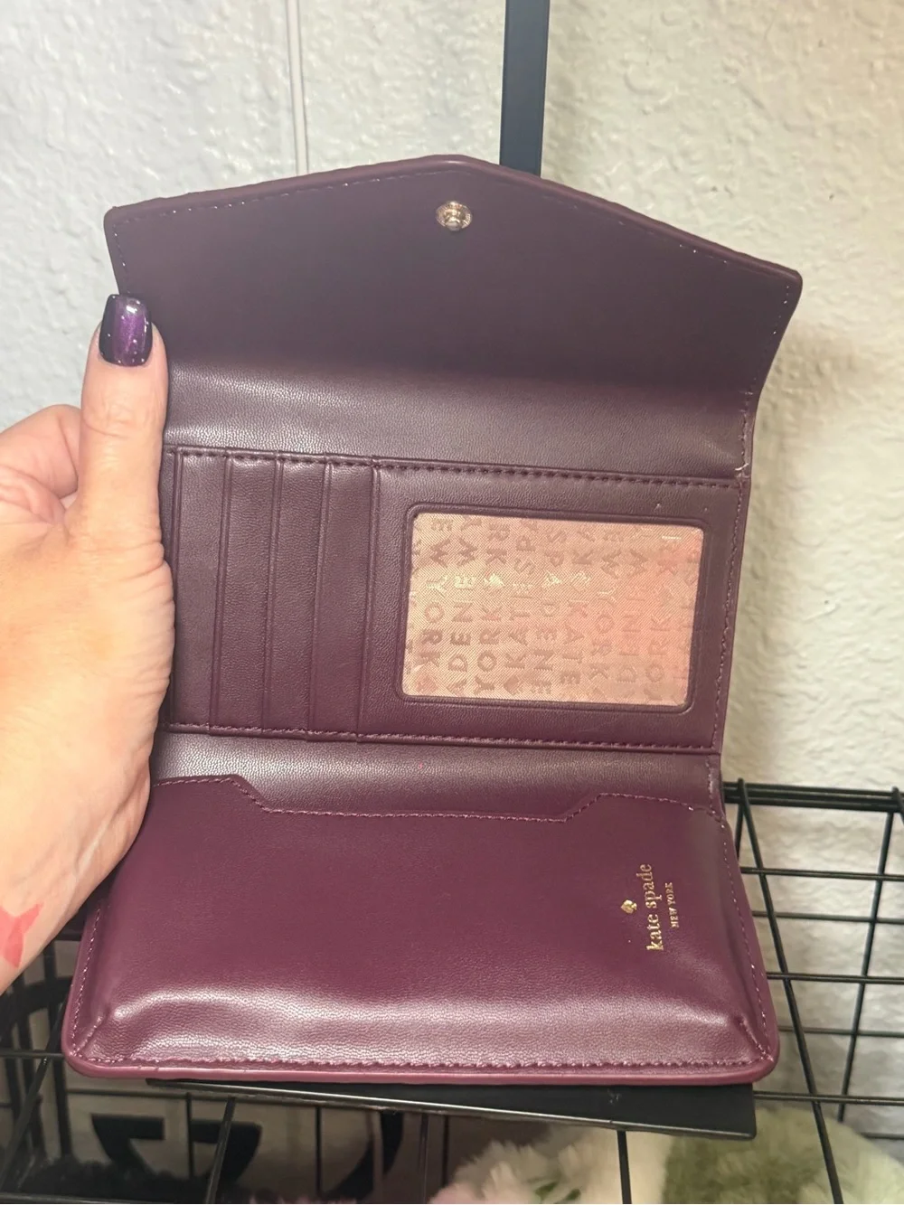 Kate Spade New York Laurel Way Glitter Envelope Wristlet in Deep Plum / Burgundy